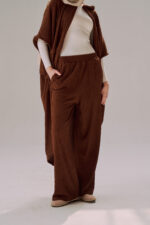 Pants with pockets - Image 3