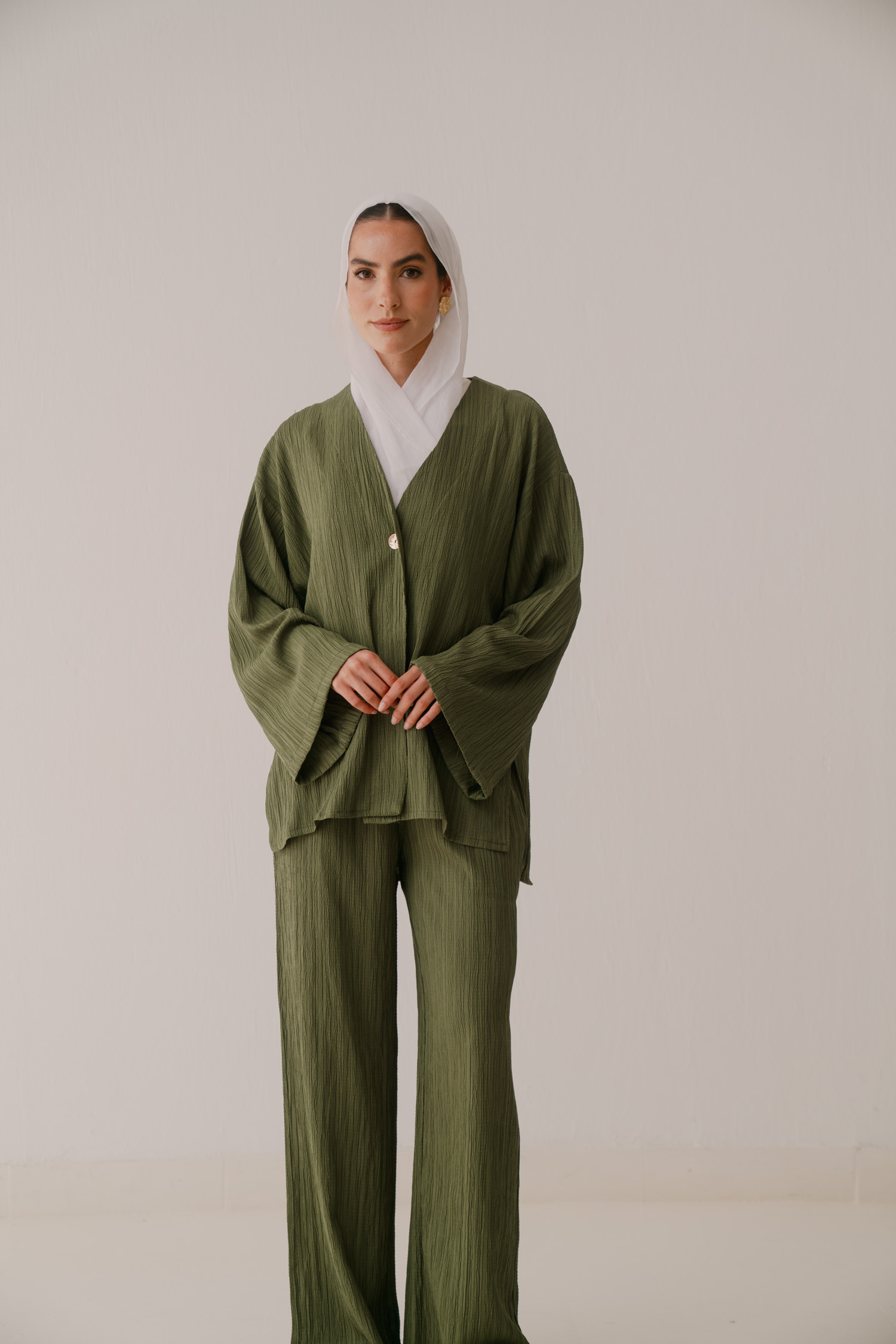BTS05610.jpg Linen Button Set - Image 1